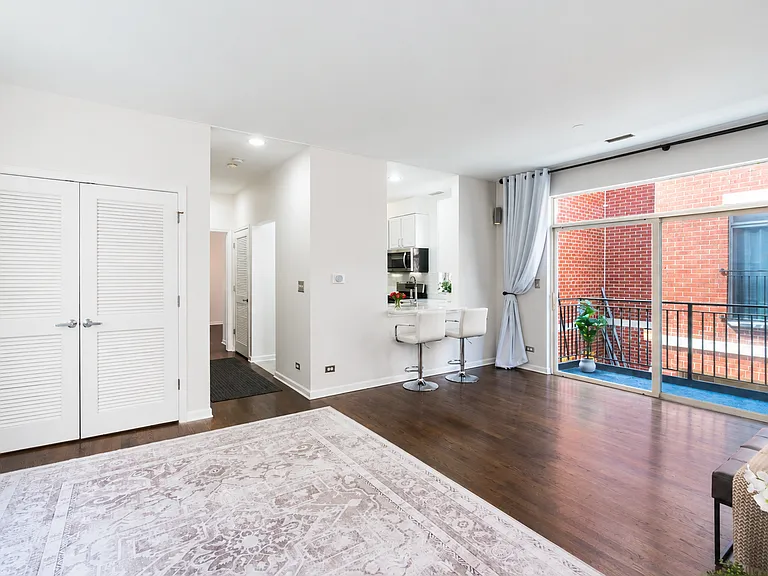 715 W Eastman St #0 — Photo 8