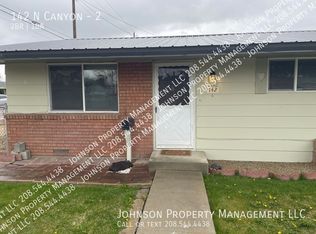 142 N Canyon St APT 2, Nampa, ID 83651