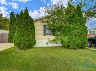 8189 Silverwood Dr #L, Findlay, OH 45840