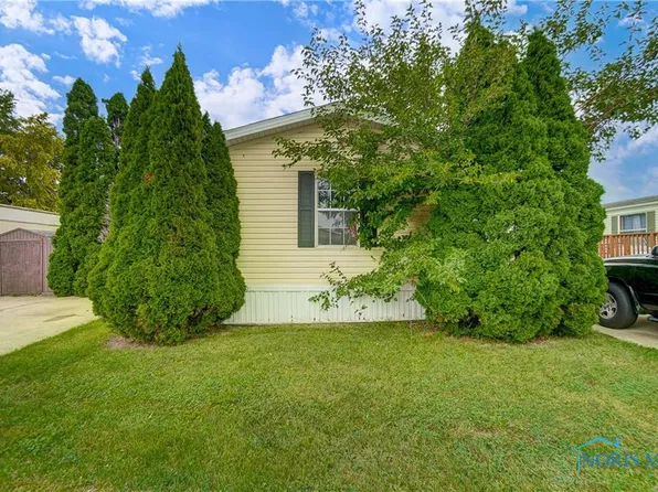 8189 Silverwood Dr #L, Findlay, OH 45840