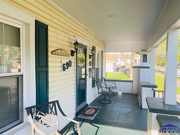 3rd image of 690 Barbour Ave