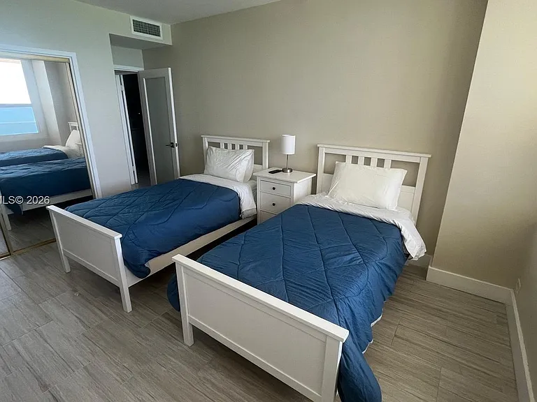 3505 S Ocean Dr #1421 — Photo 13