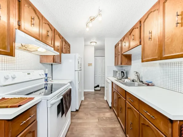 14004 26th St NW #305, Edmonton, AB T5Y 1Y4