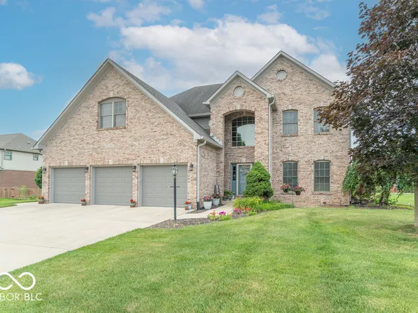 1035 White Oak Dr, Plainfield, IN 46168