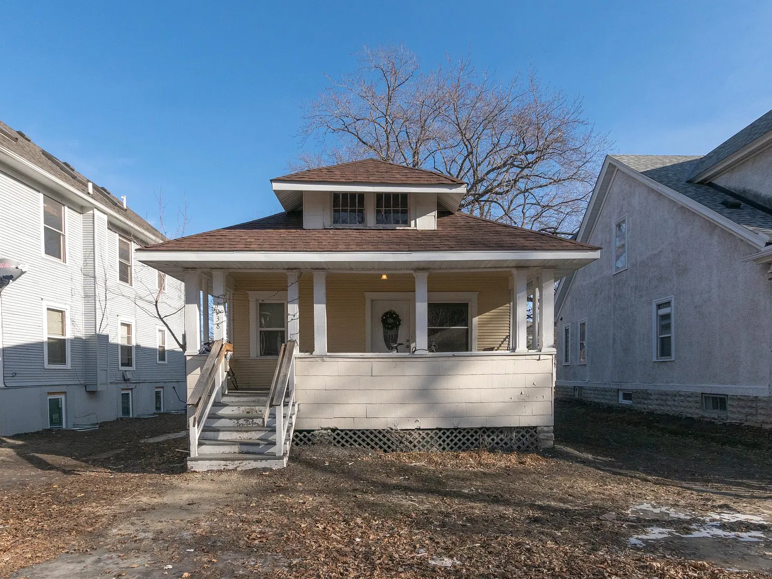 6 bed, 2000 sqft, $3,150 — Photo 1