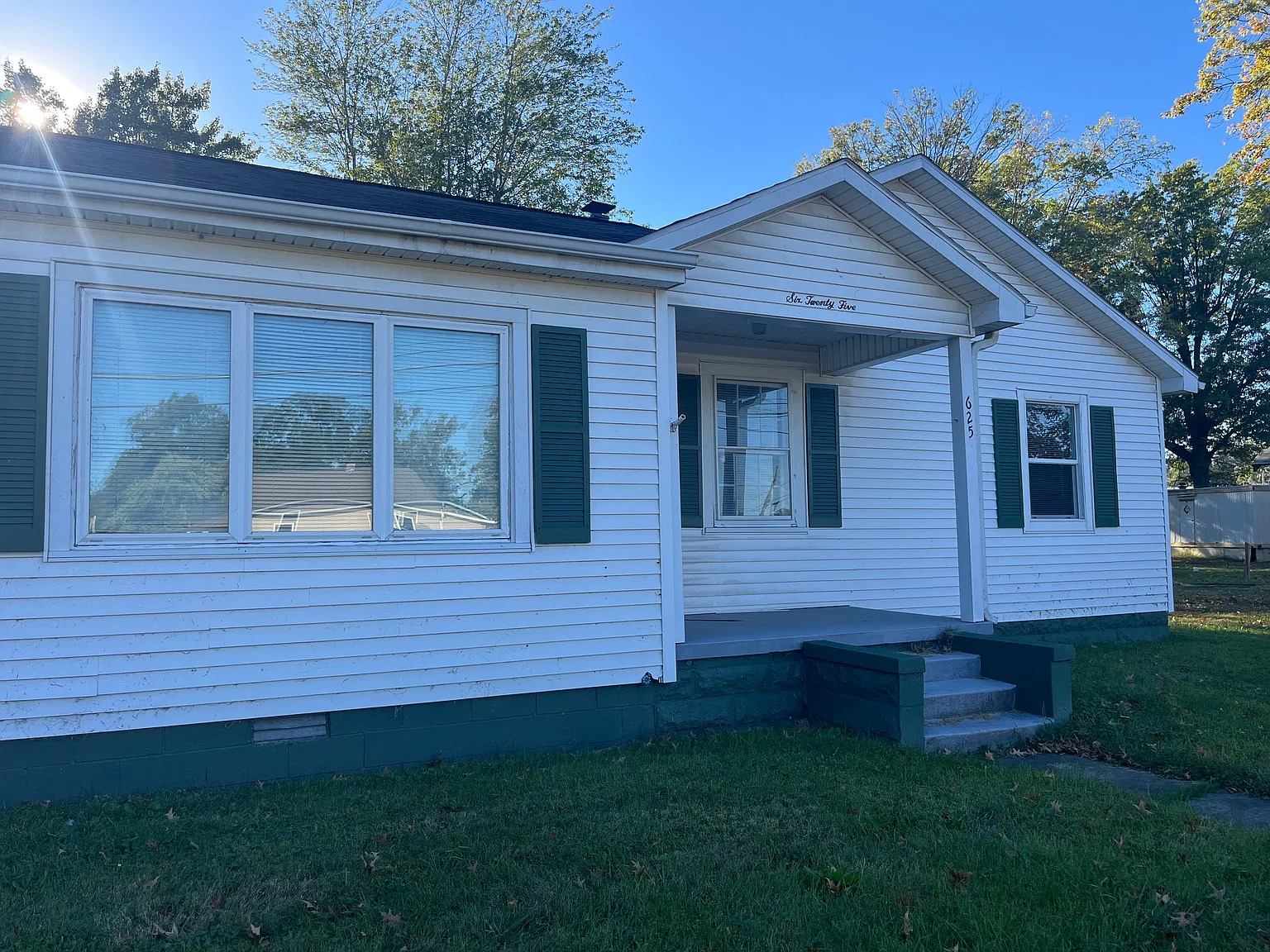 2 bed, 1083 sqft, $1,300 — Photo 1