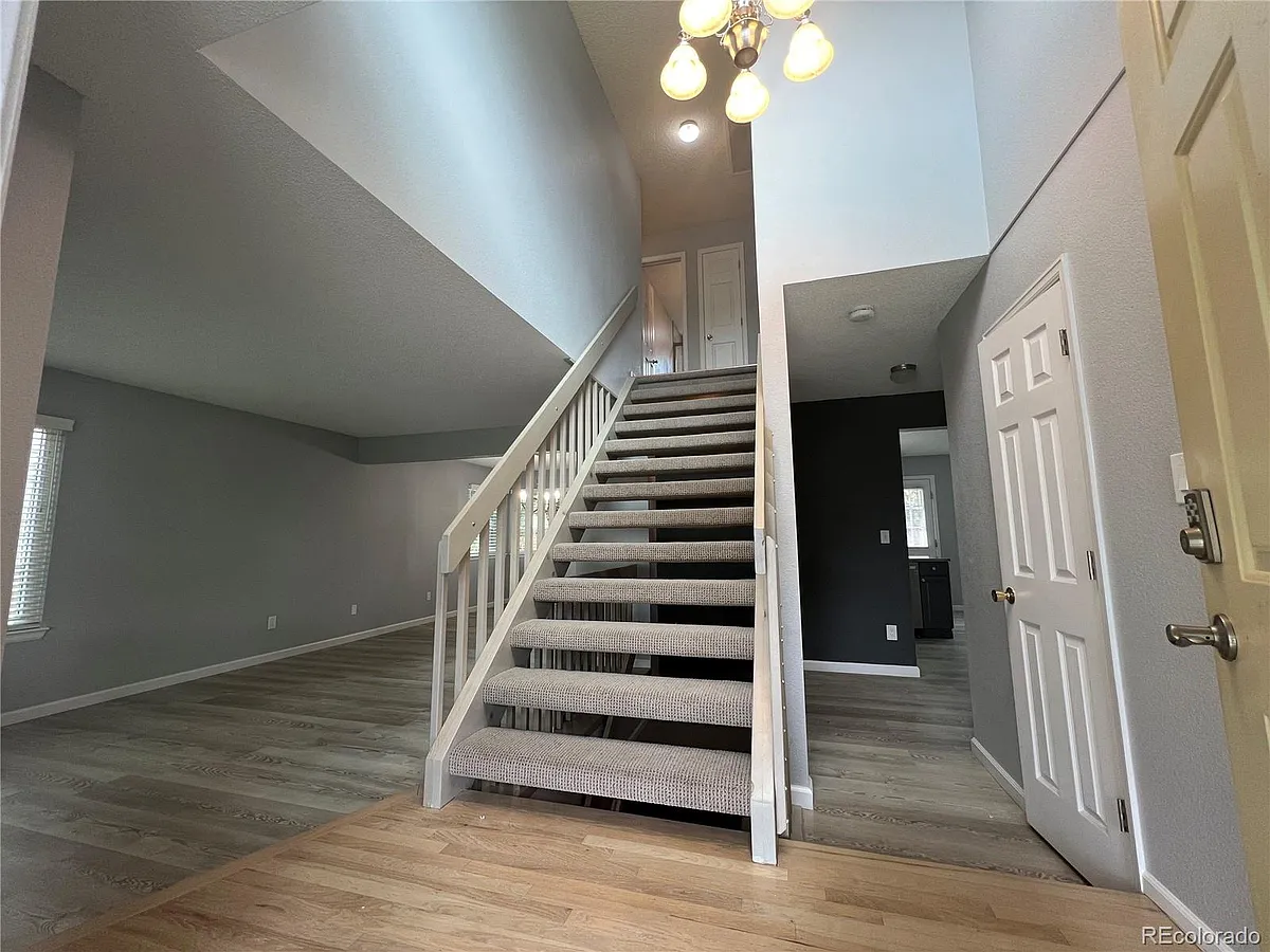 Building Photo - 3628 Seramonte Dr