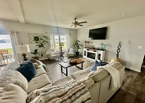 9945 Beacon Pointe Ln Photo 1