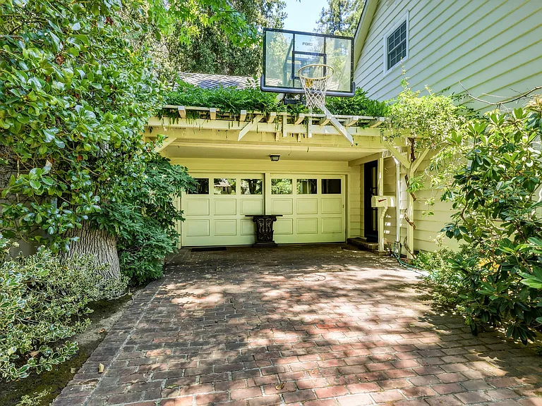 1437 Hamilton Ave — Photo 3