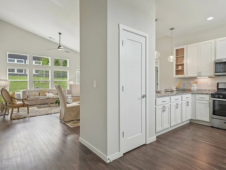 Redbud Commons — Photo 9