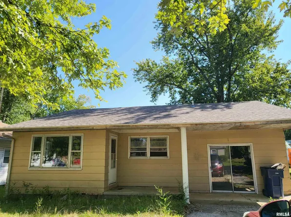 170 S Crosno Ave, Bonnie, IL 62816