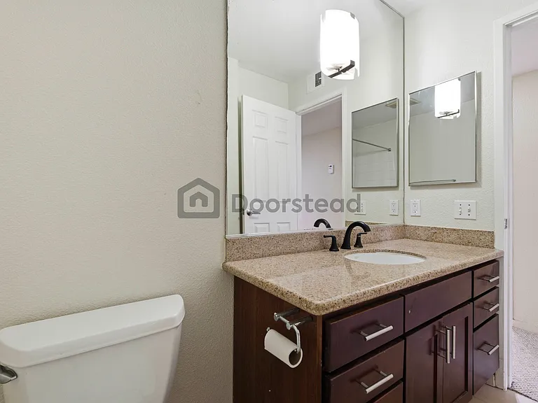 1318 B St #102 — Photo 24