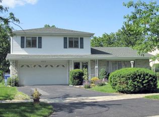 1822 E Boulder Dr, Mount Prospect, IL 60056