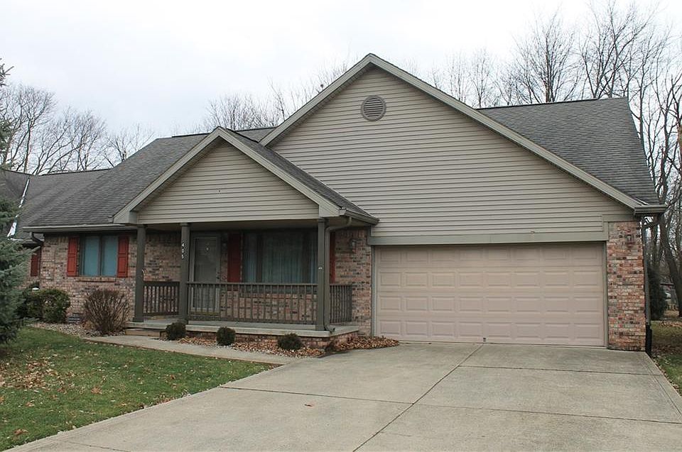 1st image of 405 Spruce Ln
