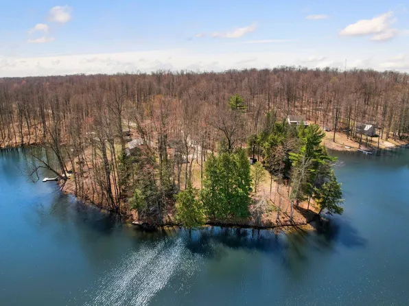 885 Negaunee Lake Dr, Evart, MI 49631