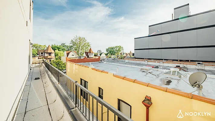 Rented by Nooklyn NYC LLC | media 31