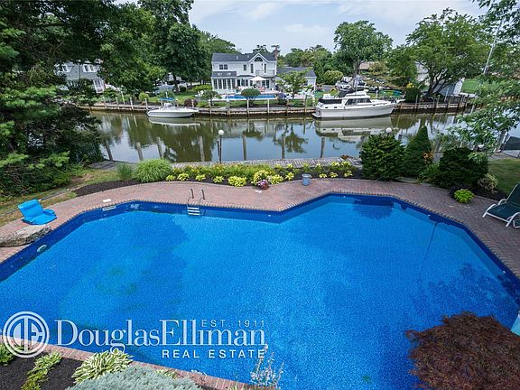 2nd image of 39 Riverview Ct