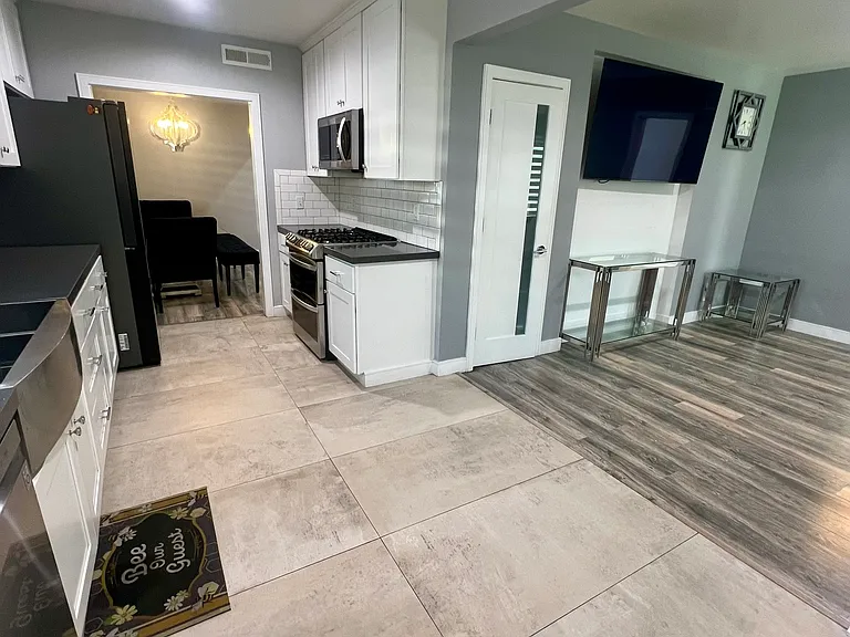 14154 Cohasset St — Photo 10