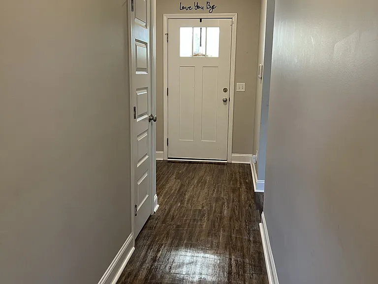 607 N Main St — Photo 9