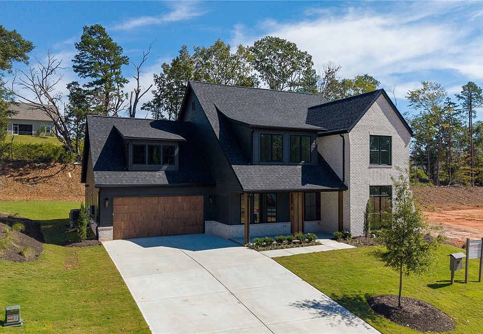 1st image of 305 Heather Dr