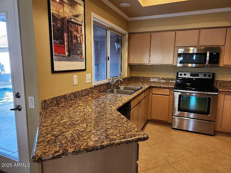13315 W Crown Ridge Dr — Photo 9