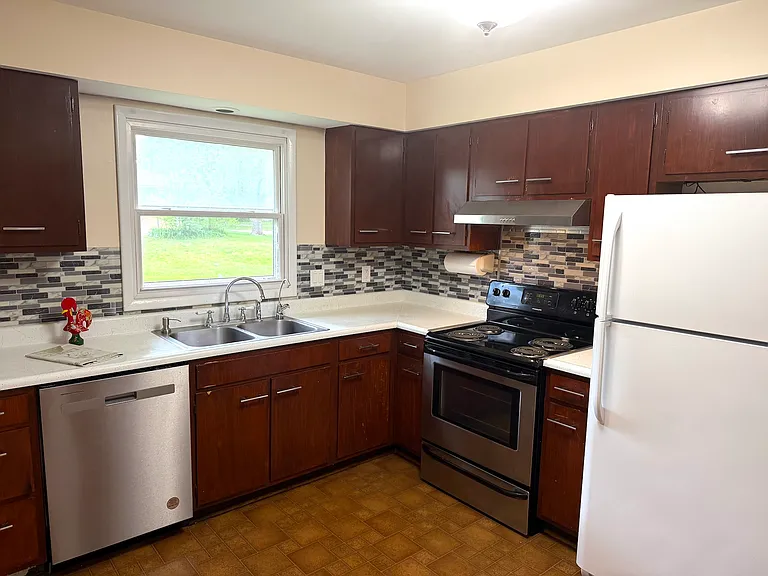 703 E Harding Dr — Photo 9