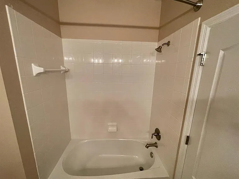 2745 Peony Dr — Photo 31