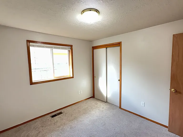 4449 Samantha Ct NE — Photo 9