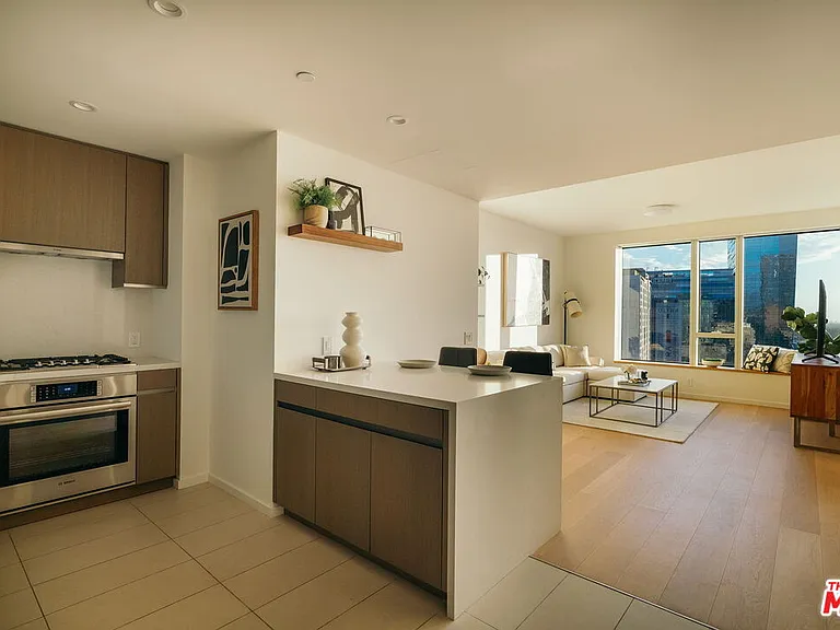 889 Francisco St #1801 — Photo 6
