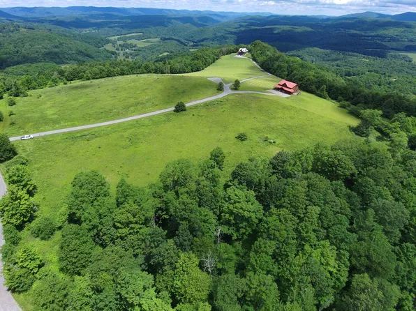 1003 Sunset Mountain Vlg, Slatyfork, WV 26291
