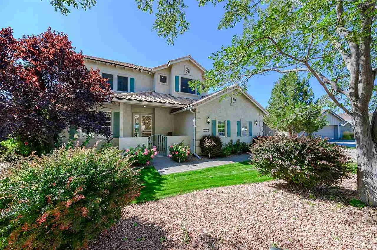 2075 Piping Rock Dr photo 1