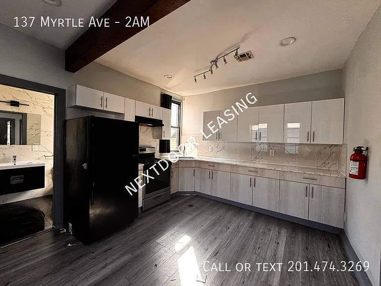 137 Myrtle Ave #2AM — Photo 2