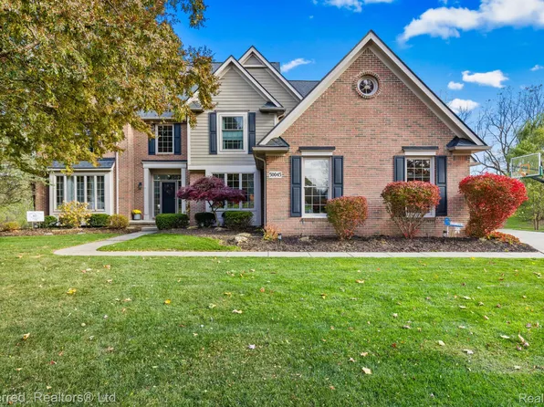 50045 Heron Ct, Canton, MI 48187