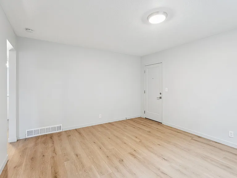 4605 California St #3 — Photo 23