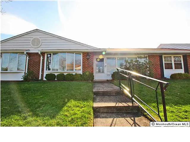 1213B Shetland Dr photo 1