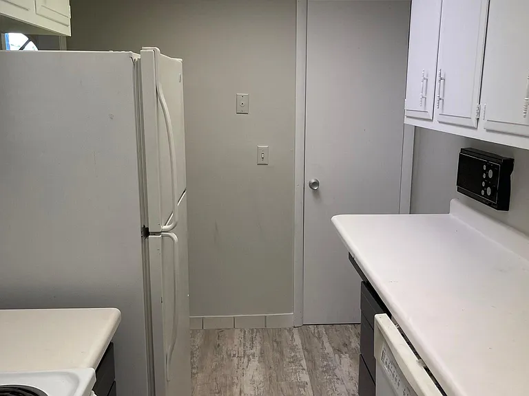 612 S Johnson St #11 — Photo 8