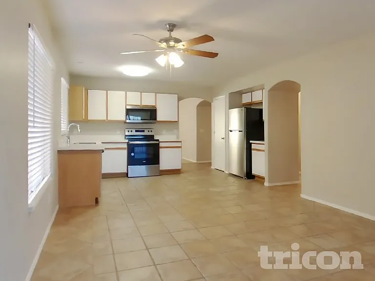 11934 N Olive St — Photo 5