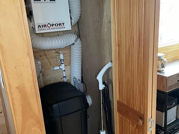 5th image of 867 Schwanger Rd