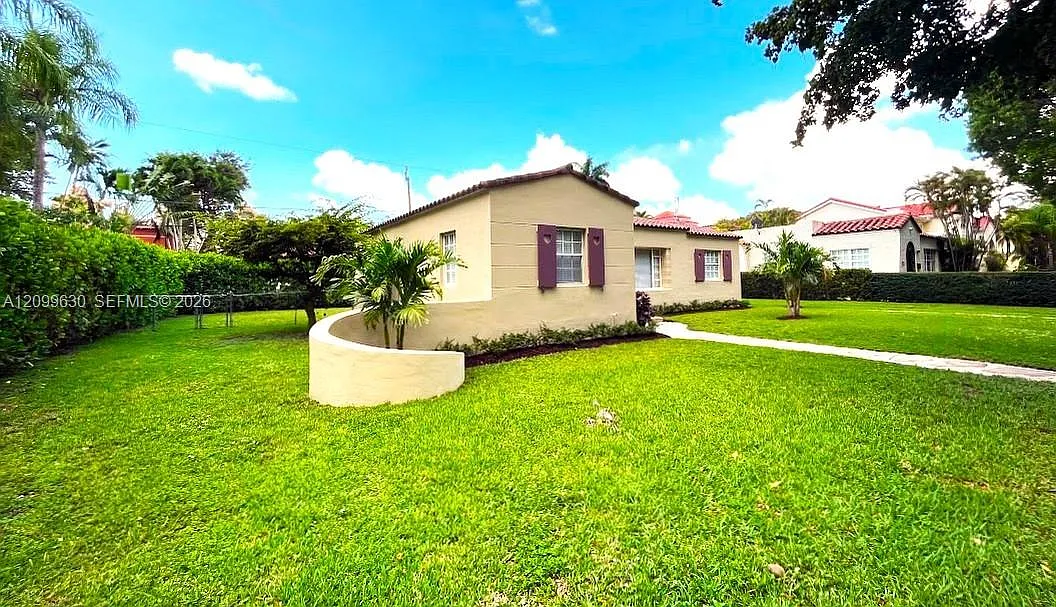 Coral Gables Sec B — Photo 2