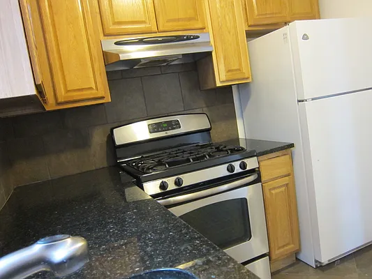 Rented by Realty 2000 Corp | media 12