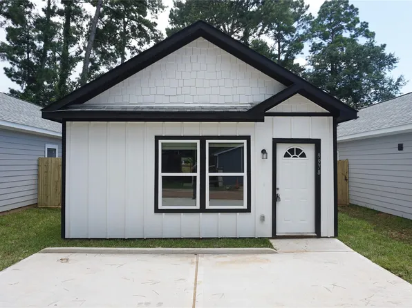 11849 Nelwood St, Willis, TX 77318