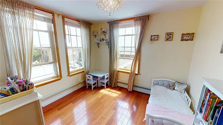 Sold by Remax Edge | media 8