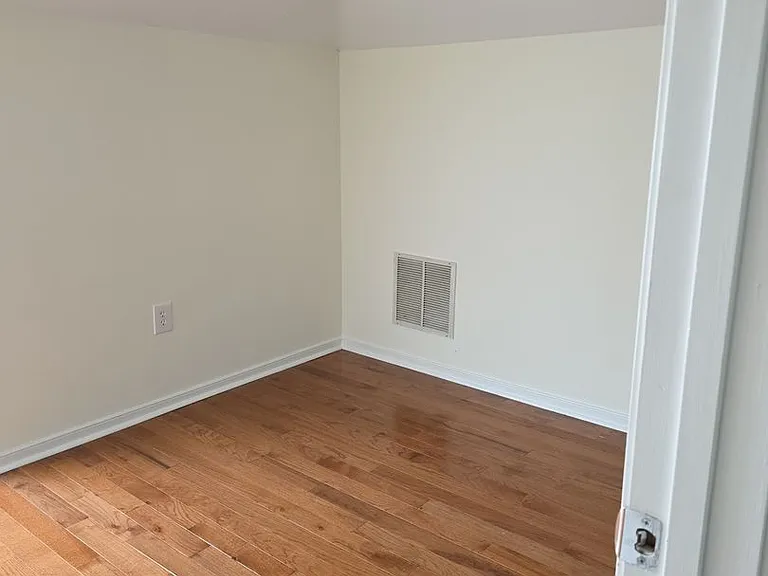 610 Rugby Rd #D — Photo 14