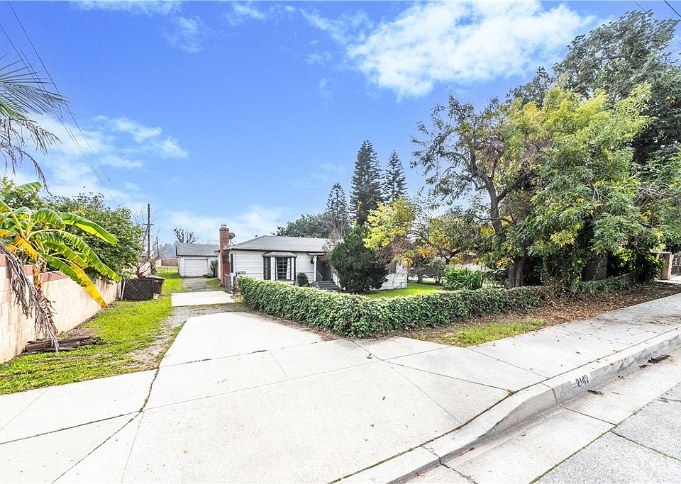 1st image of 2142 Parkway Dr