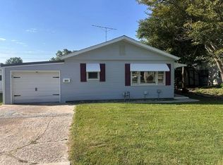 911 W 3rd St, Cameron, MO 64429