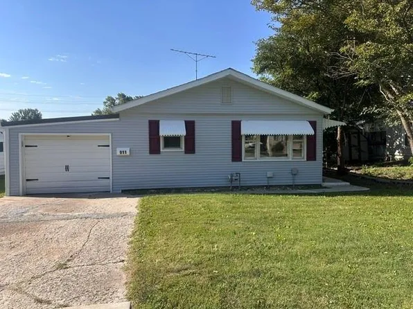 911 W 3rd St, Cameron, MO 64429