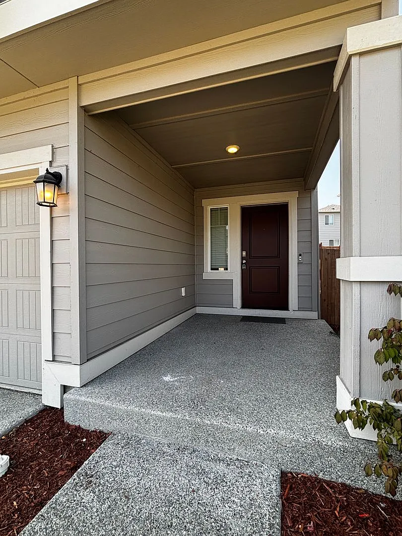 Wonderfully maintained Rainier Ridge Puyallup Home! — Photo 2