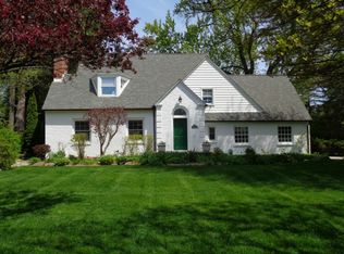 1504 W Sugnet Rd, Midland, MI 48640