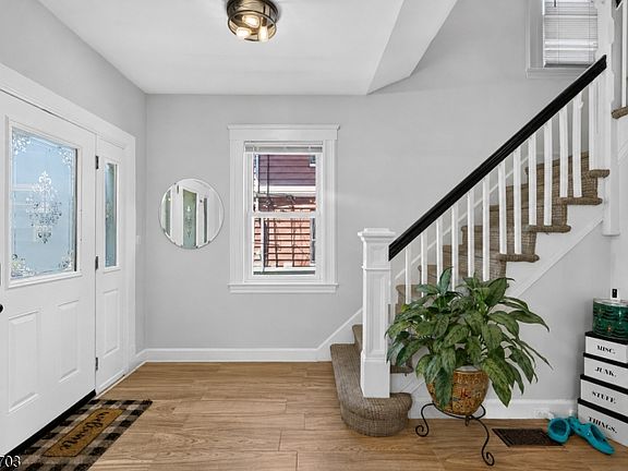 5th image of 135 Morse Pl