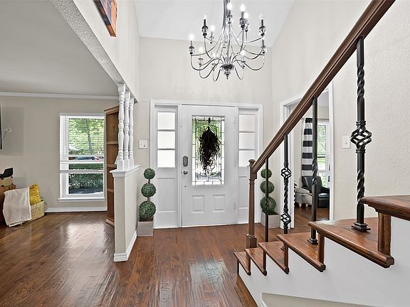 2nd image of 1601 Oak Meadow Dr